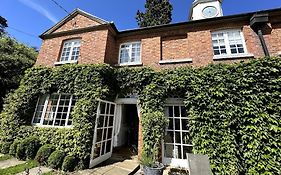 Huntershields Country Manor
